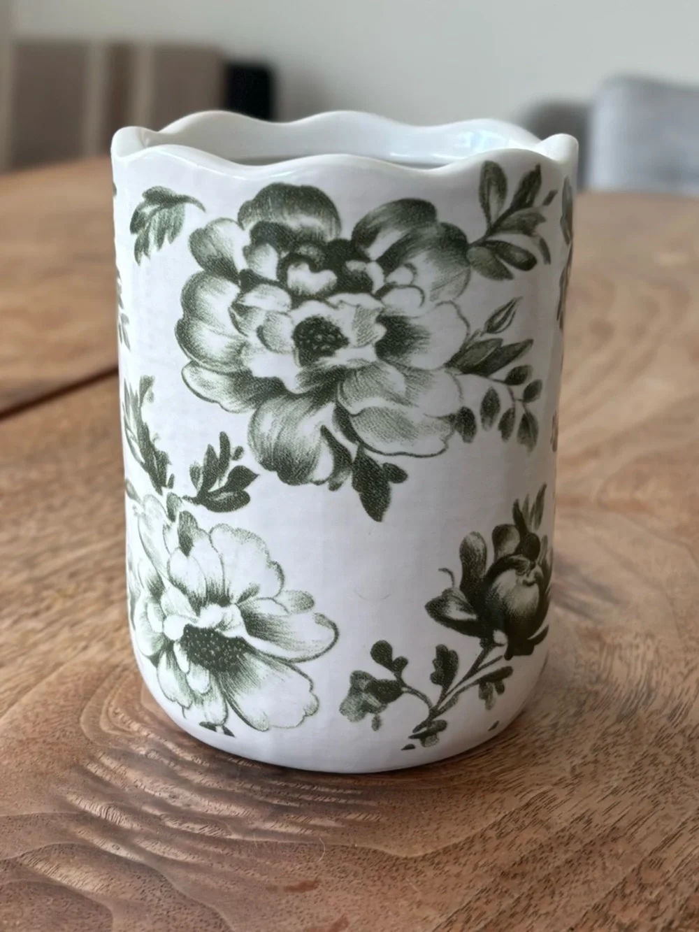 OPULENT COLLECTION Floral Ceramic Tumbler Vase Pencil Holder Green Leaf Design - Picture 7 of 10